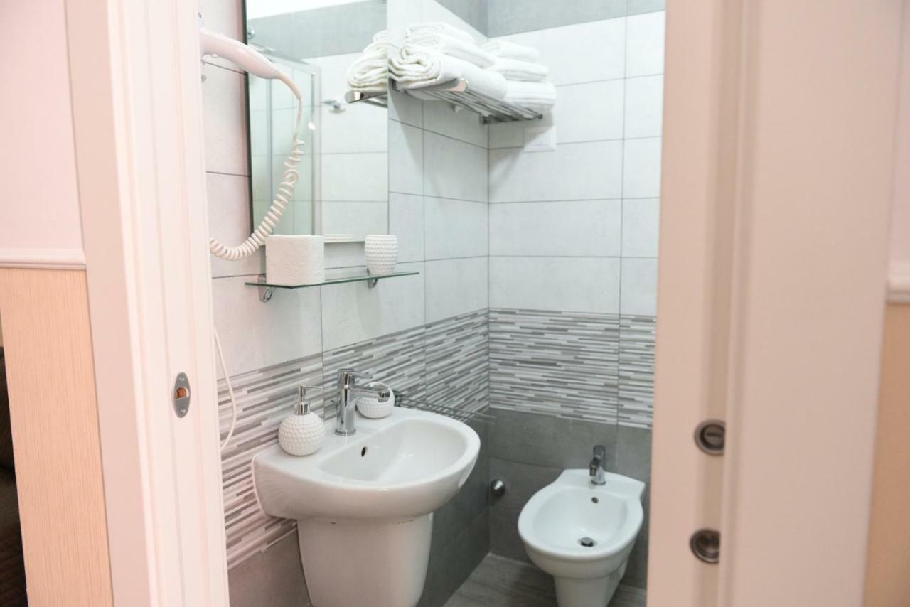 Sisters Residence Бари Екстериор снимка